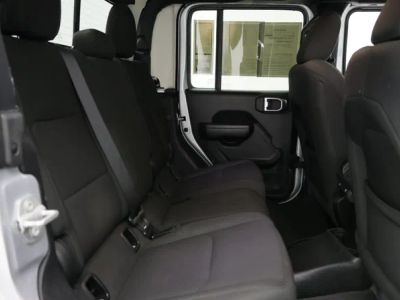 2023 Jeep Gladiator — photo 28 view