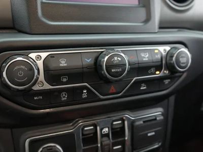 2023 Jeep Gladiator — photo 13 view