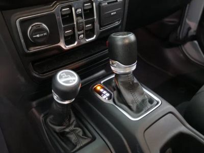2023 Jeep Gladiator — photo 12 view