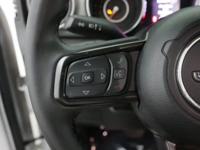 2023 Jeep Gladiator — photo 16 view