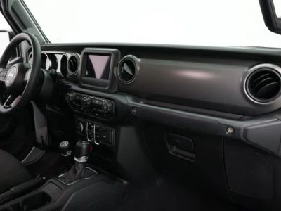 2023 Jeep Gladiator — photo 32 view