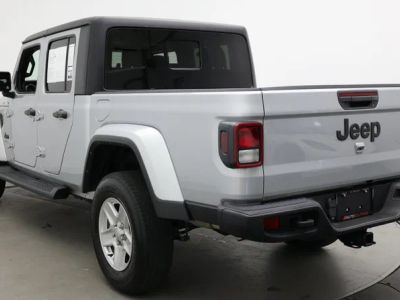 2023 Jeep Gladiator — detail view