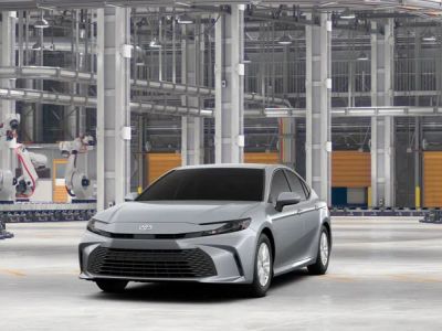 2026 Toyota Camry - Photo 3