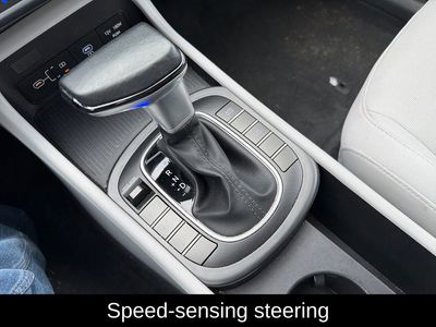 2025 Hyundai Kona SEL - Photo 22