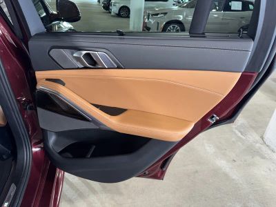 2025 BMW X6 — photo 11 view
