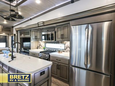 2022 Keystone RV Montana - Photo 9