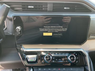 2026 GMC Sierra 3500HD — photo 11 view