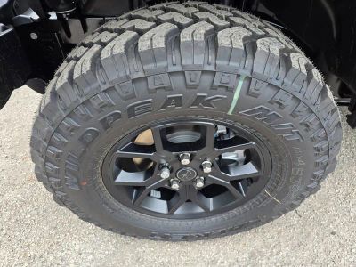 2025 Jeep Wrangler — photo 9 view