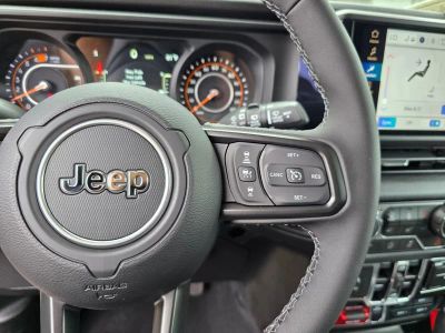 2025 Jeep Wrangler — photo 19 view
