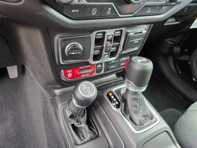 2025 Jeep Wrangler — photo 26 view