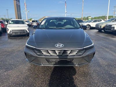 2026 Hyundai Elantra - Photo 2