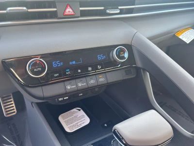2026 Hyundai Elantra - Photo 14