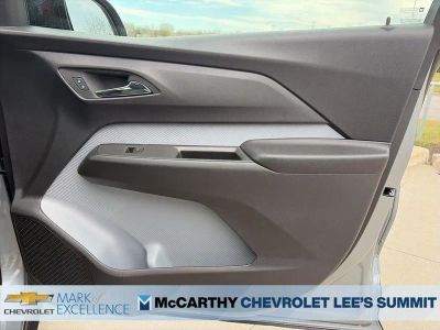 2027 Chevrolet Bolt - Photo 22