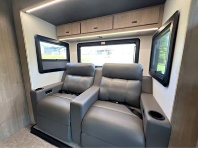 2026 Grand Lineage Series M - Photo 8