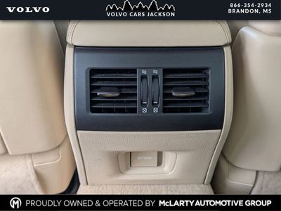 2016 Lexus LS — photo 30 view