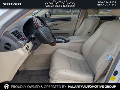 2016 Lexus LS — photo 21 view