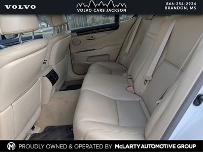 2016 Lexus LS — photo 28 view