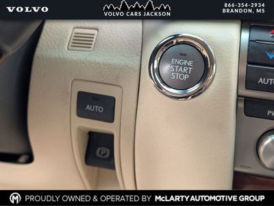2016 Lexus LS — photo 20 view