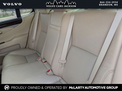 2016 Lexus LS — photo 29 view