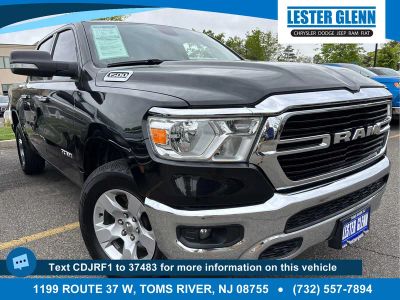 2020 RAM 1500 Big Horn in Diamond Black Crystal Pearlcoat — front three-quarter view