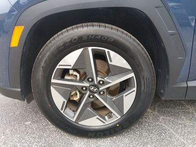 2025 Hyundai Tucson — photo 10 view