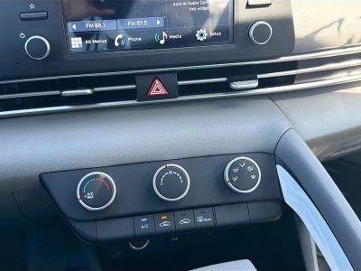2026 Hyundai ELANTRA — photo 28 view