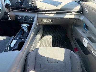 2026 Hyundai ELANTRA — photo 17 view