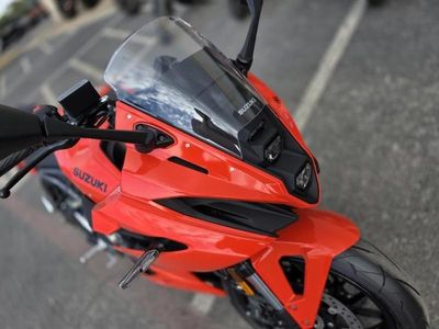 2026 Suzuki GSX-8R - Photo 9