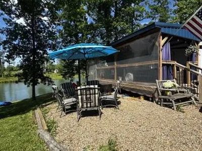 2010 Jayco Eagle Super Lite 314BDS — front three-quarter view