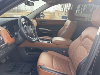 2025 Nissan Pathfinder - Photo 9