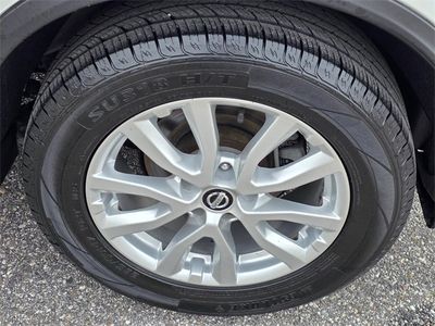 2017 Nissan Rogue - Photo 31