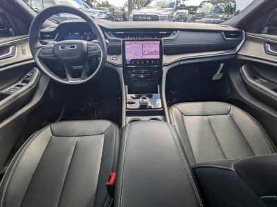 2025 Jeep Grand Cherokee L — photo 13 view