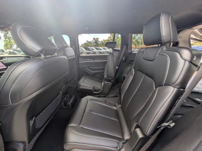 2025 Jeep Grand Cherokee L — photo 12 view