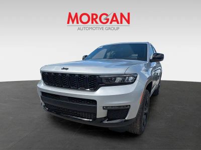 2025 Jeep Grand Cherokee L — engine compartment view