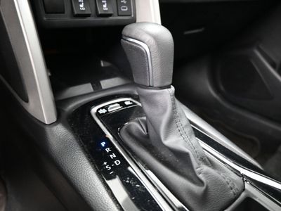 2026 2024 Toyota Corolla Cross Hybrid XSE SUV — photo 14 view
