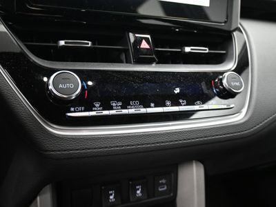 2026 2024 Toyota Corolla Cross Hybrid XSE SUV — photo 13 view