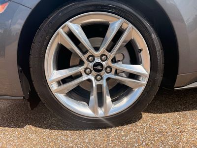 2021 Ford Mustang - Photo 13