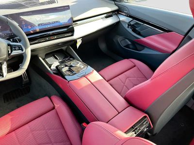 2026 BMW 5 Series — photo 18 view