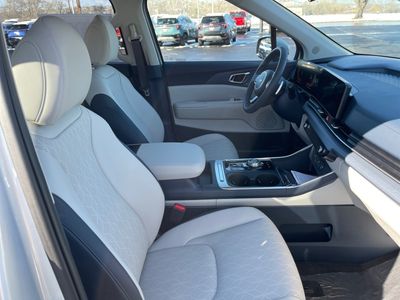 2026 Kia Carnival Hybrid — photo 15 view