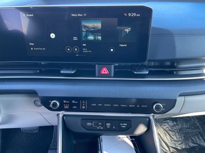 2026 Kia Carnival Hybrid — photo 11 view