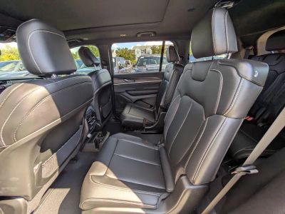 2025 Jeep Grand Cherokee L — photo 12 view