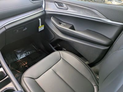 2025 Jeep Grand Cherokee L — photo 16 view