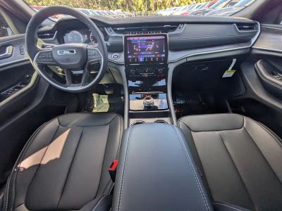 2025 Jeep Grand Cherokee L — photo 13 view