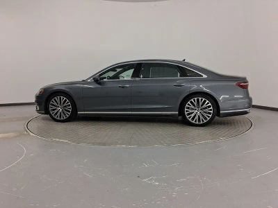 2021 Audi A8 Sedan - Photo 2