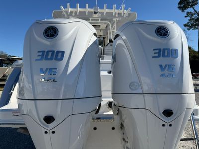 2026 Robalo 300 CC - Photo 12