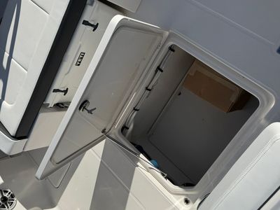 2026 Robalo 300 CC - Photo 21
