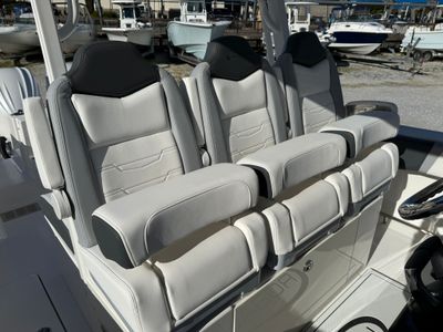 2026 Robalo 300 CC - Photo 32
