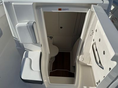 2026 Robalo 300 CC - Photo 44