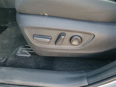 2025 Toyota RAV4 Hybrid - Photo 12
