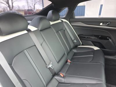 2026 Kia K5 — photo 14 view